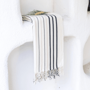Beige hamam badlakan med tunna ränder resehandduk 180x100 cm