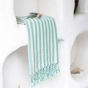 Grön bastuhandduk i turkisk bomull – perfekt som resehandduk