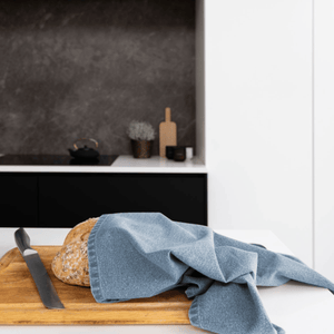 Kökshandduk Myrna denim i köket