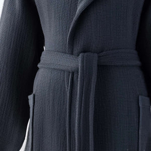 Stentvättad badrock skärp och fickor detalj - praktisk badrock med djupa fickor