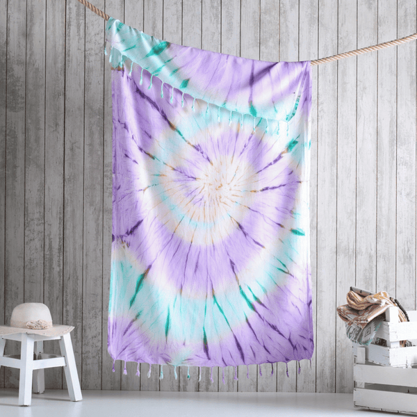 Färgglad snabbtorkande handduk med lila, turkos och orange tie dye